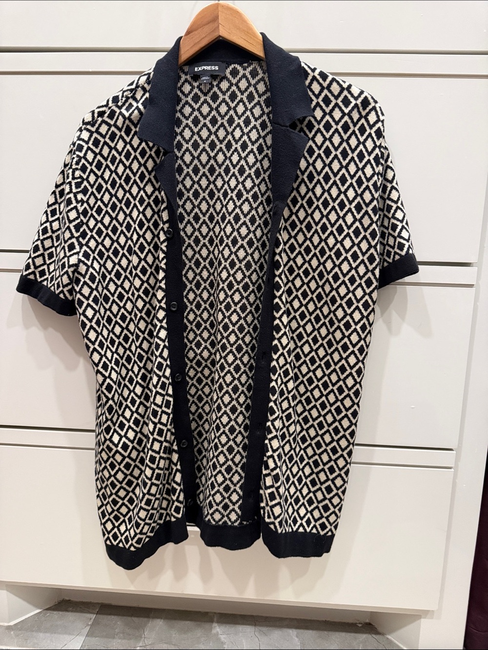 Express Men’s Black & Cream Diamond Short-Sleeve Cardigan